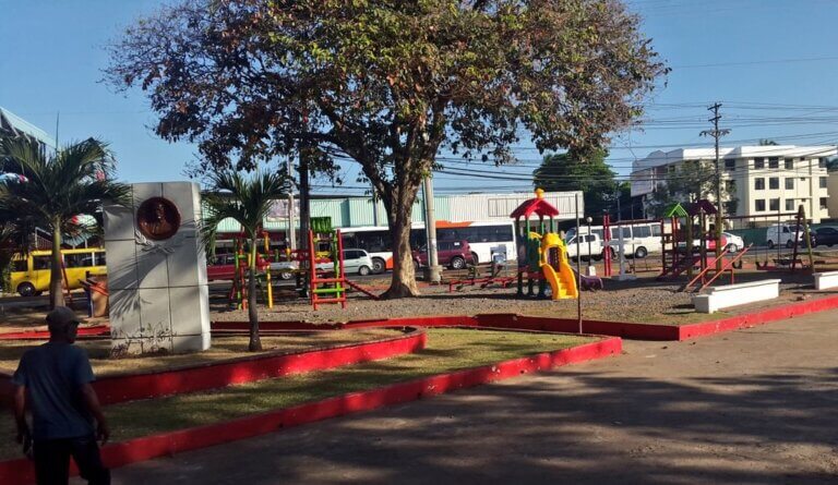 Formalizan inicio de obras de mejoras al parque de Juan Díaz