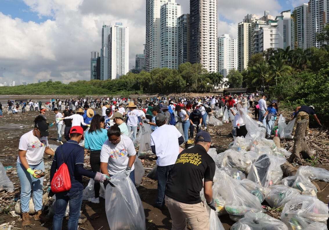 Limpieza de Playa- Costa del Este - gestión Ambiental- Fotos Gabriel Rodríguez (6)