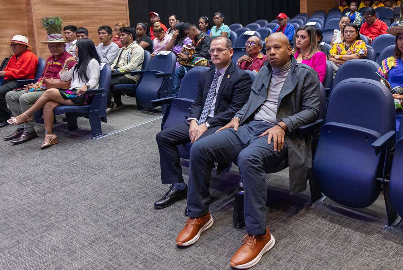 Foro Desarrollo de los Pueblos Indígenas. 8 de ago.