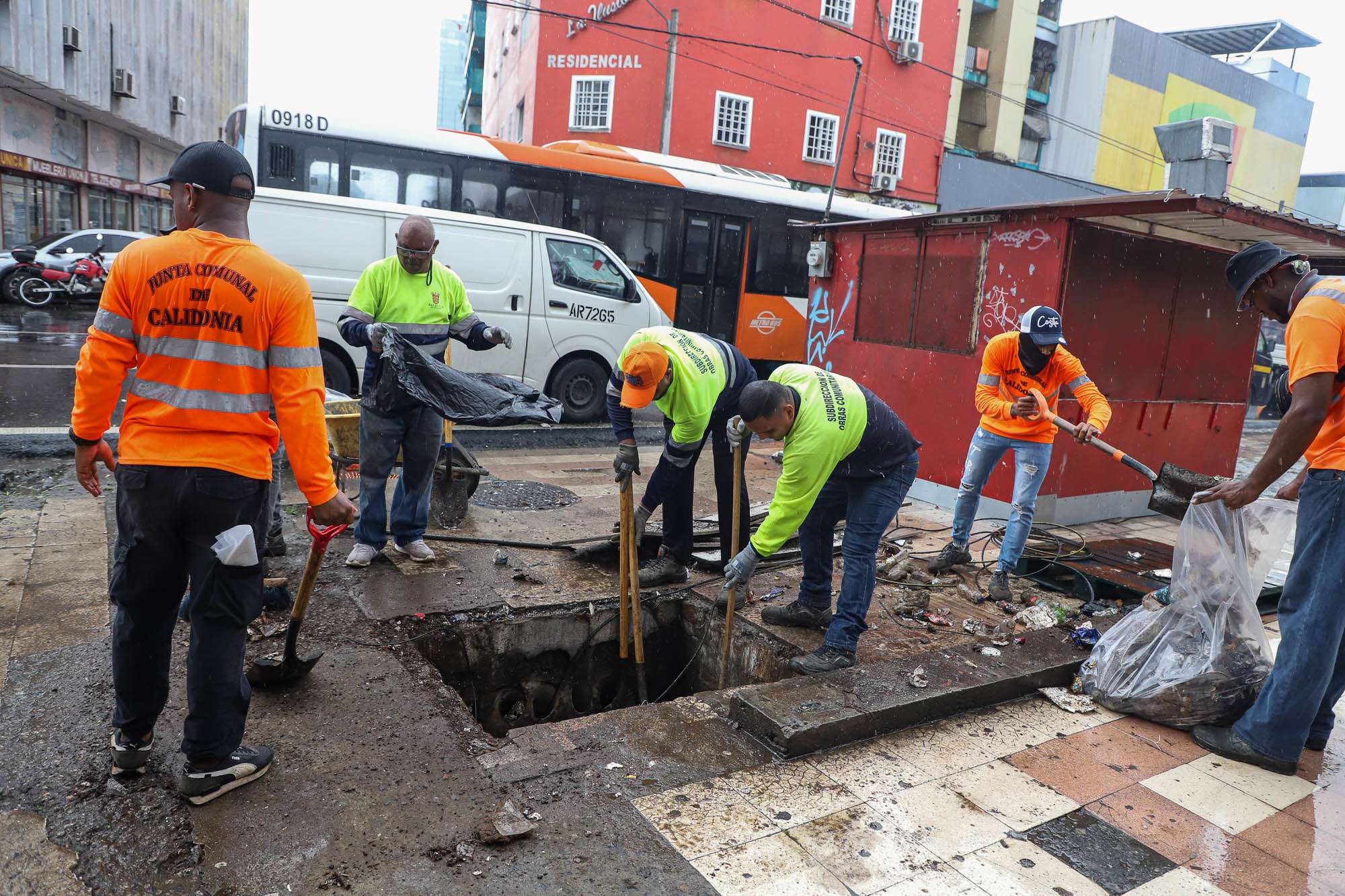 Limpiezas de Aceras en Calidonia. 08 de agosto 2024