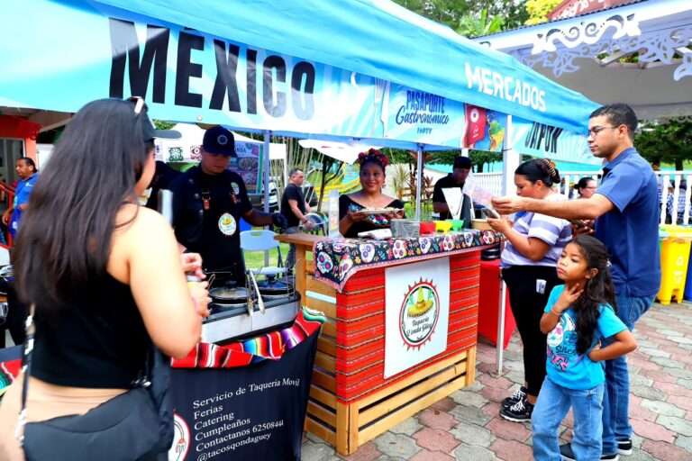 13 países, un solo destino gastronómico en Mi Pueblito Afro