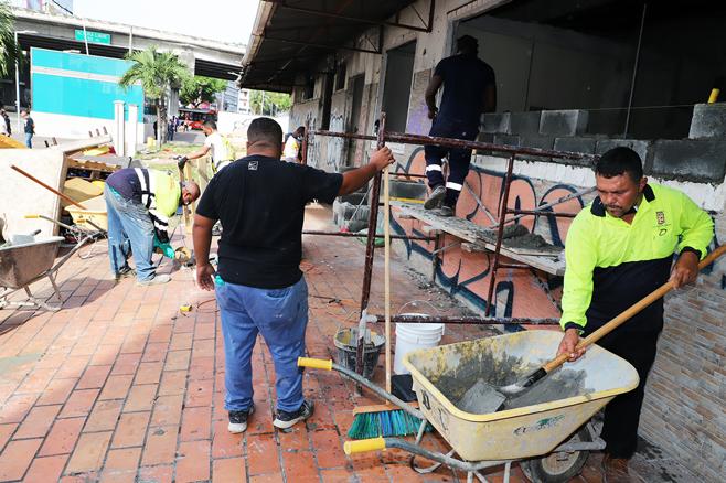 Recuperación y limpieza del edificio Juan Ramón Poll