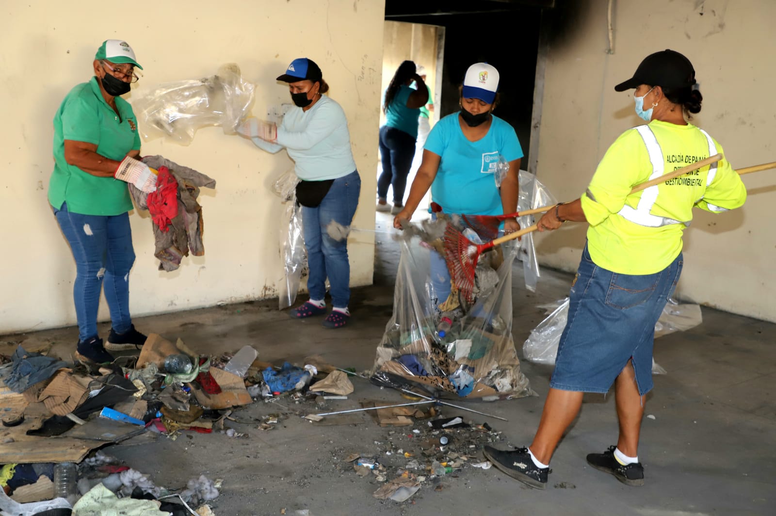 Recuperación y limpieza del edificio Juan Ramón Poll