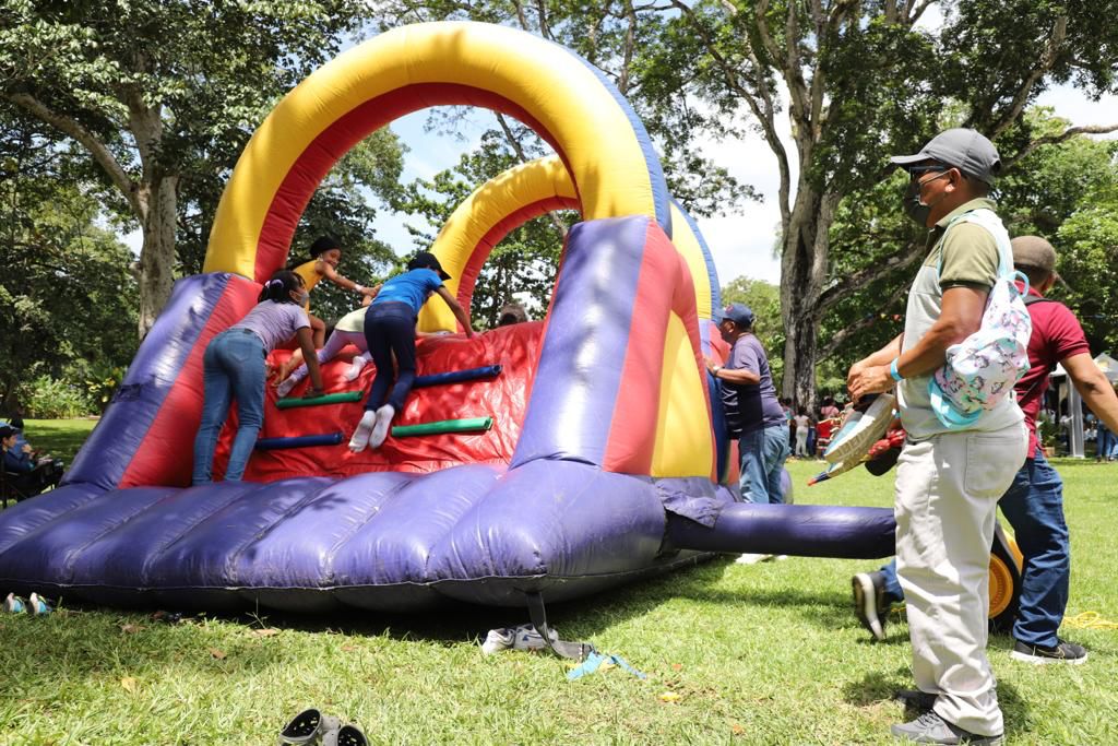 Más de 10 mil personas, entre niños, niñas y adultos, participaron hoy del Mupa Chiki Fest 2022, en el Parque Municipal Summit, para celebrar el Día del Niño y la Niña.