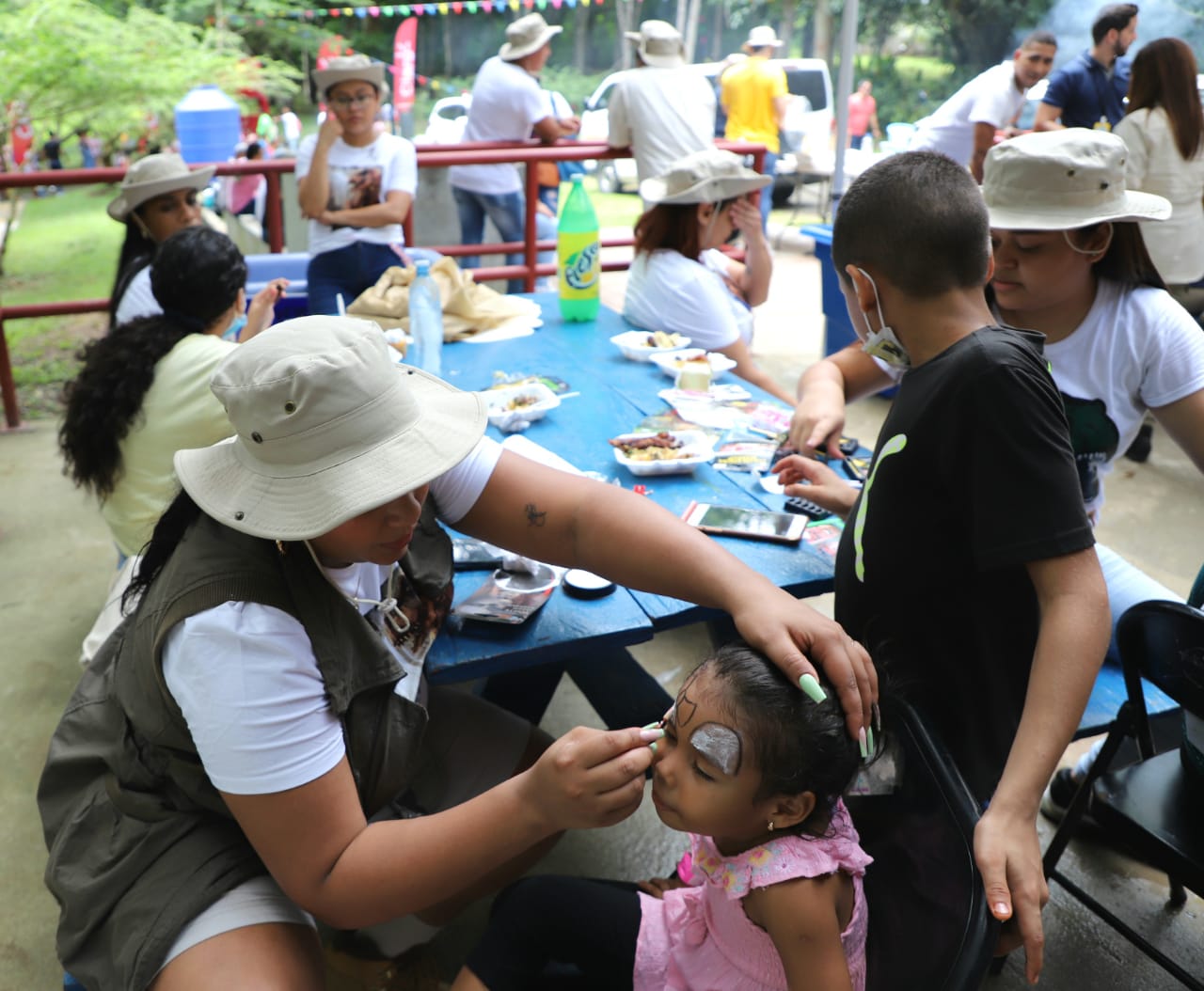 Más de 10 mil personas, entre niños, niñas y adultos, participaron hoy del Mupa Chiki Fest 2022, en el Parque Municipal Summit, para celebrar el Día del Niño y la Niña.