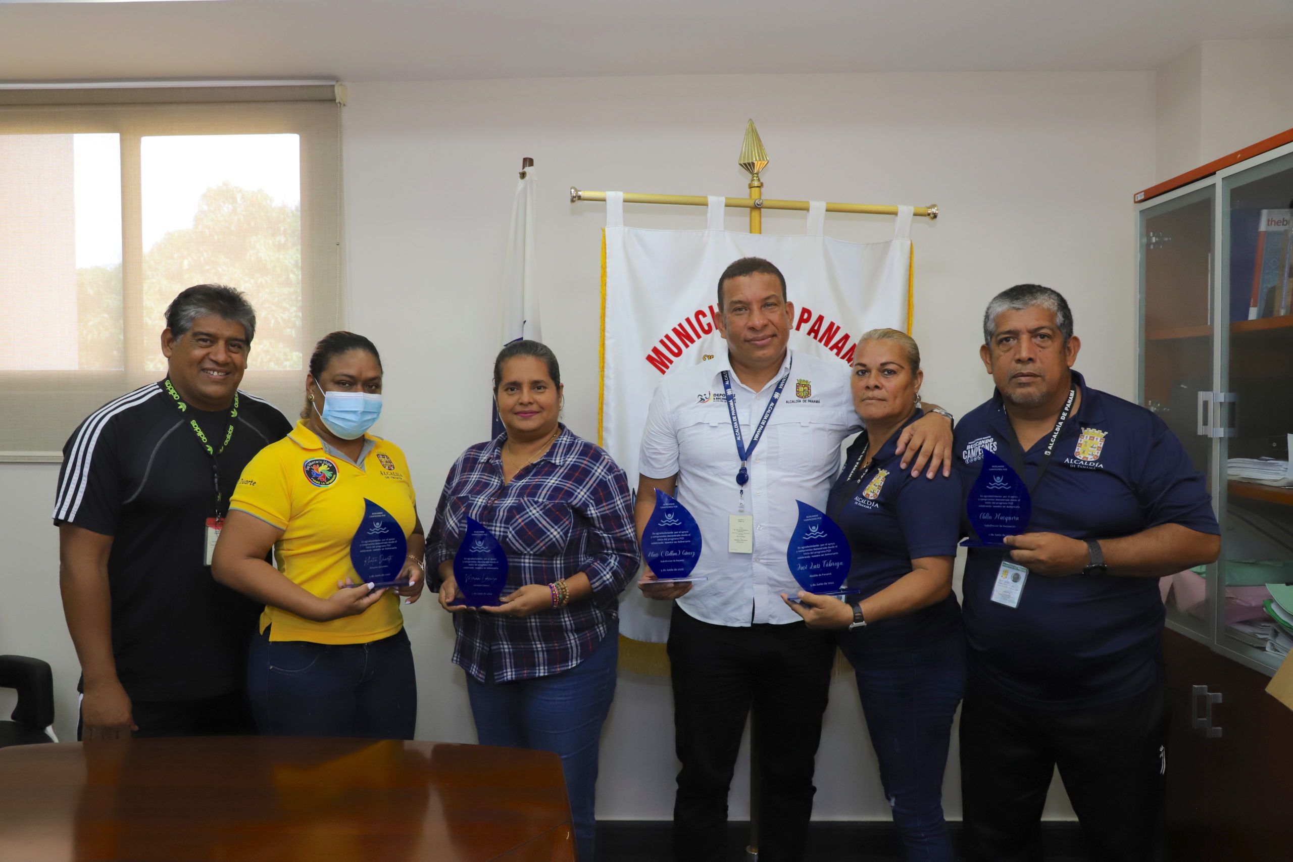 Programa PCD entrega reconocimiento a directivos de la Alcaldía de Panamá