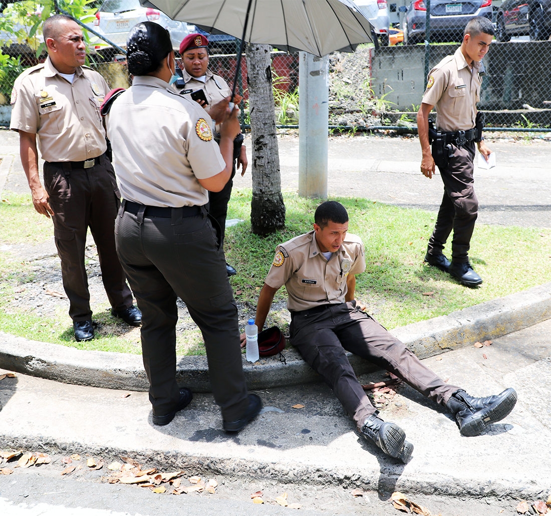 Atropellan a un agente municipal frente al Edificio Hatillo