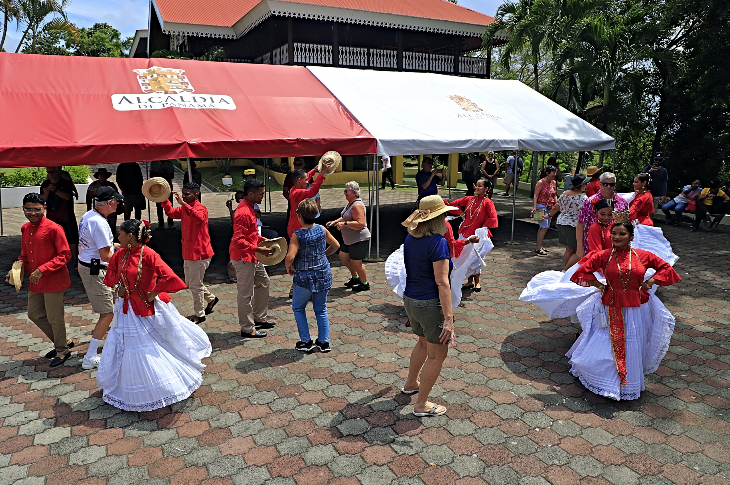 turistas mi pueblito